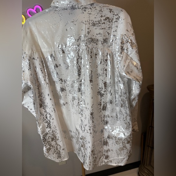 Thread Story Silver and white Blouse - Picture 10 of 10